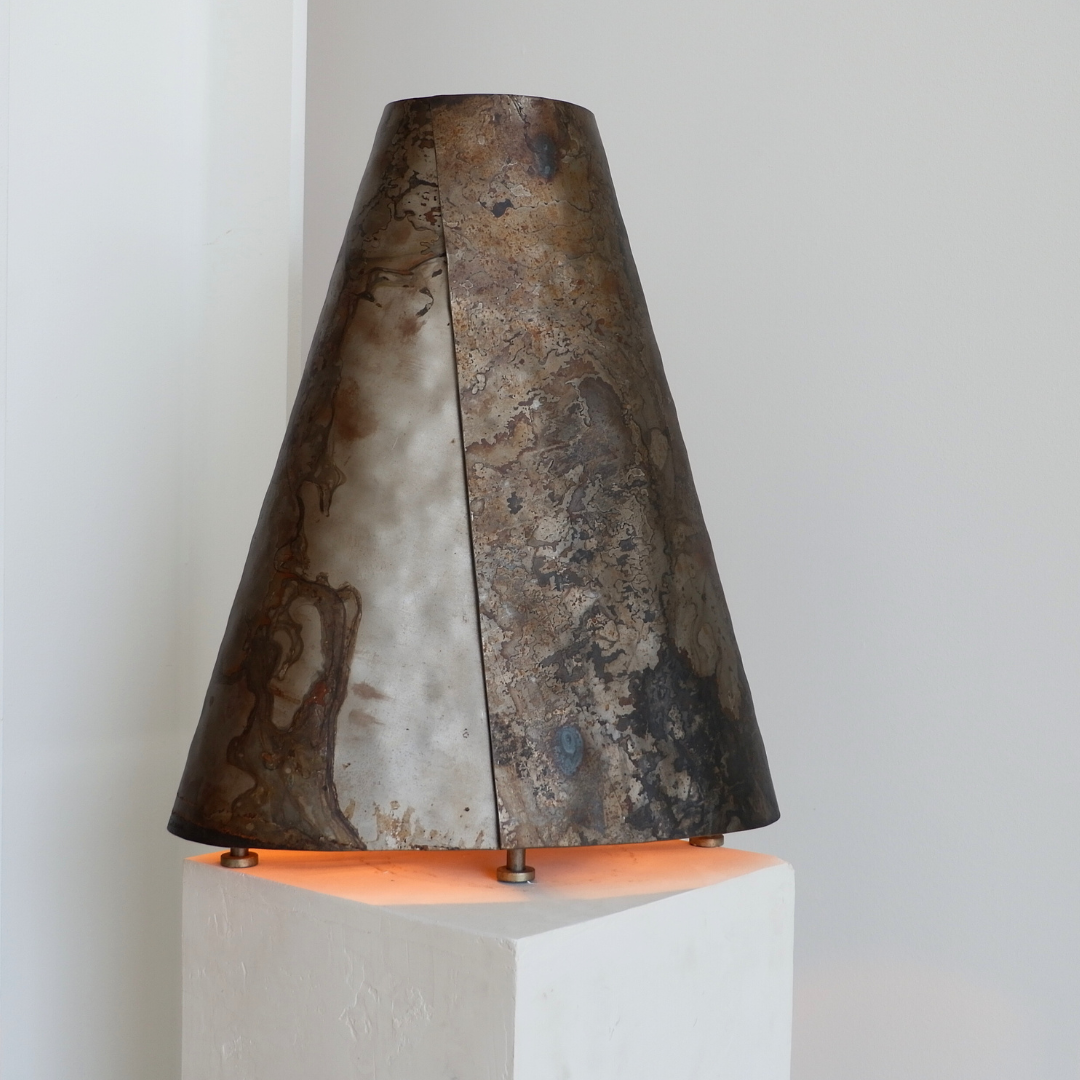 CONE TABLE LAMP