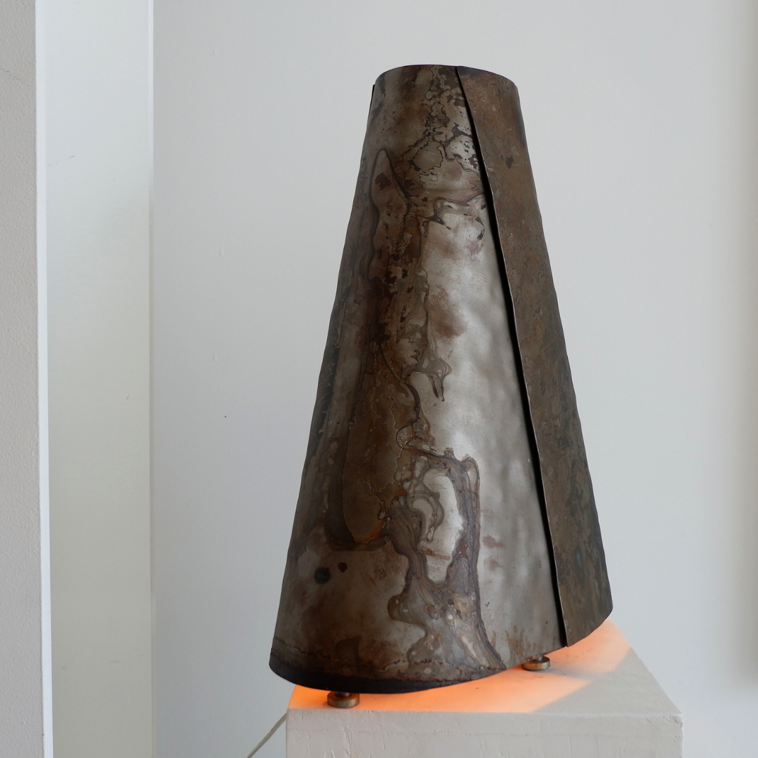 CONE TABLE LAMP