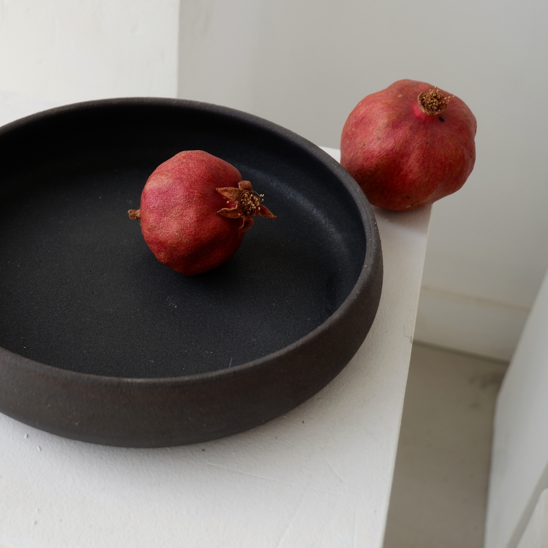 Large Serving plate Black