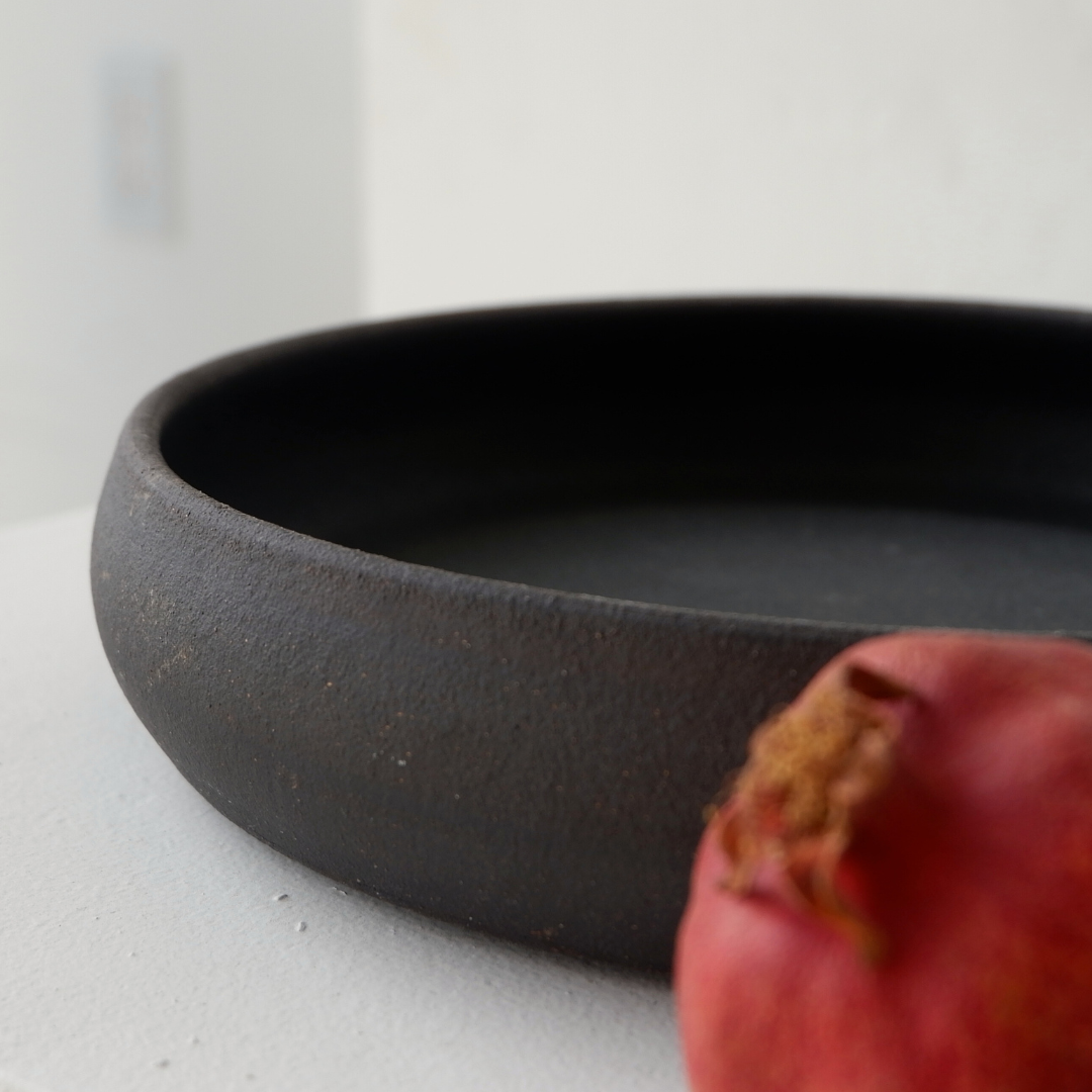 Large Serving plate Black