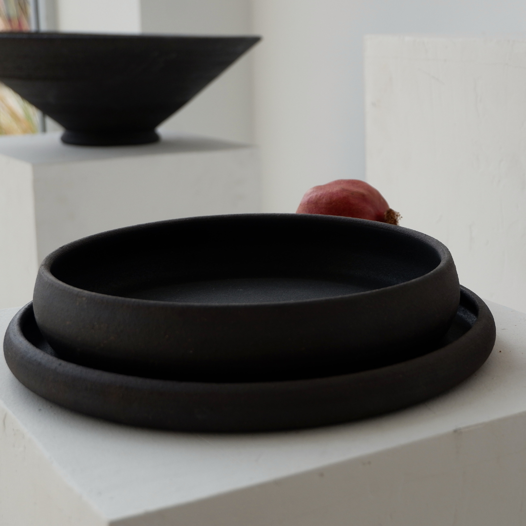 Large Serving plate Black